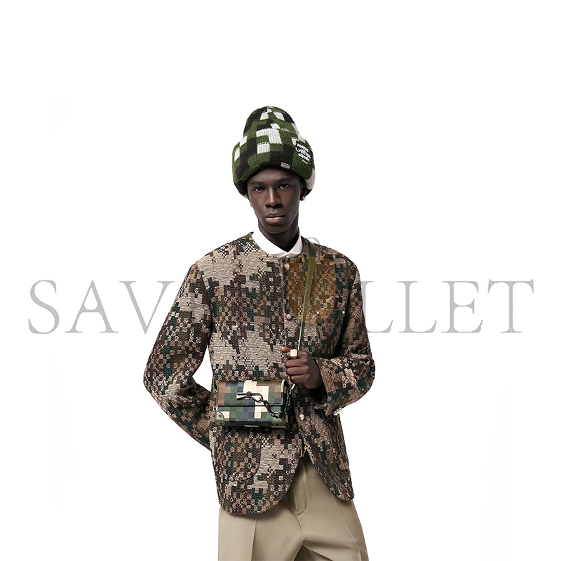 l0*is V*t0n steamer wearable wallet